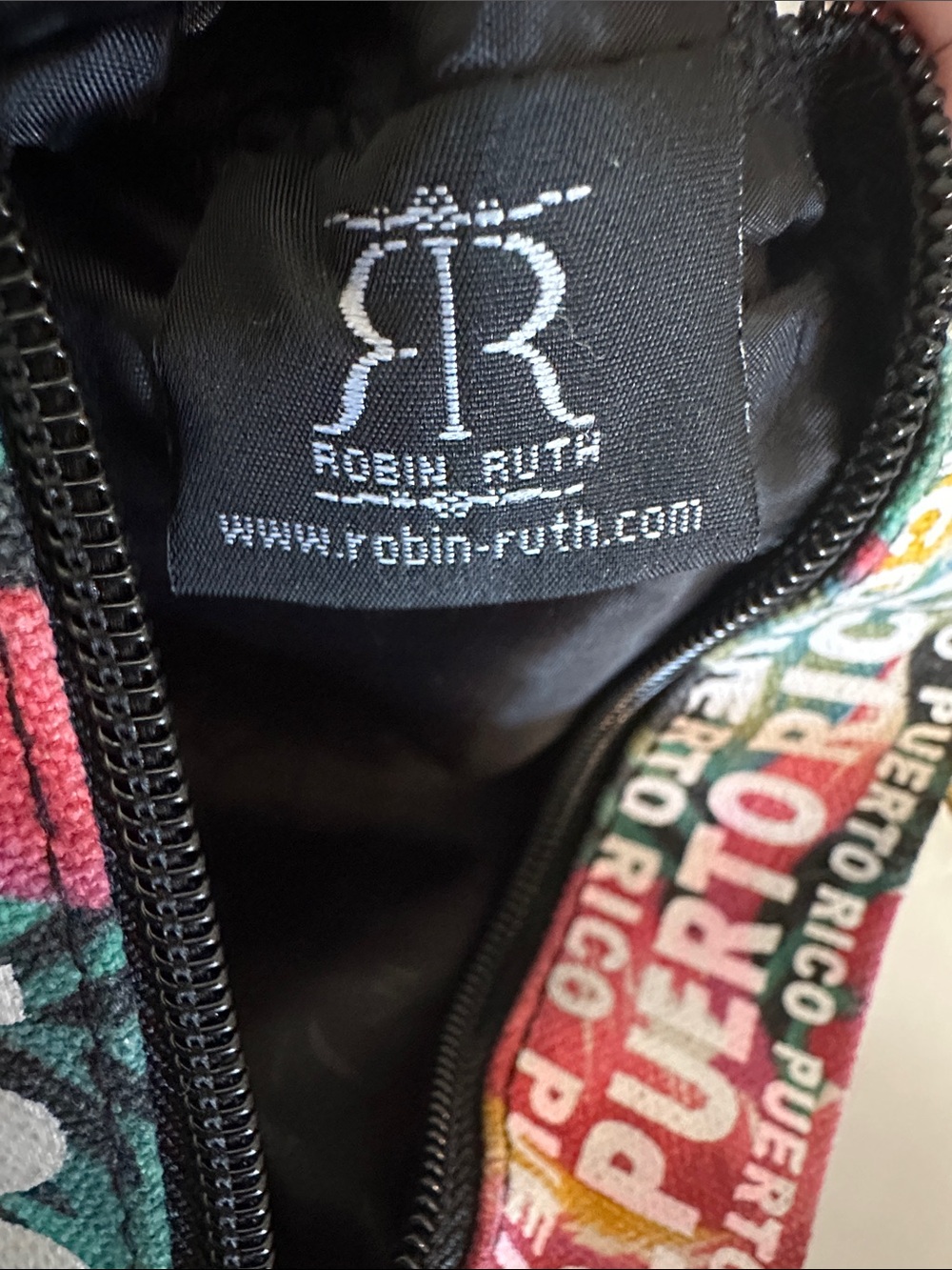 Robin Ruth Multicolor PUERTO RICO Text Crossbody Bag - Picture 8 of 9
